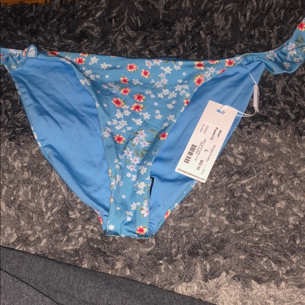 frankies Bikini ruffle bottoms